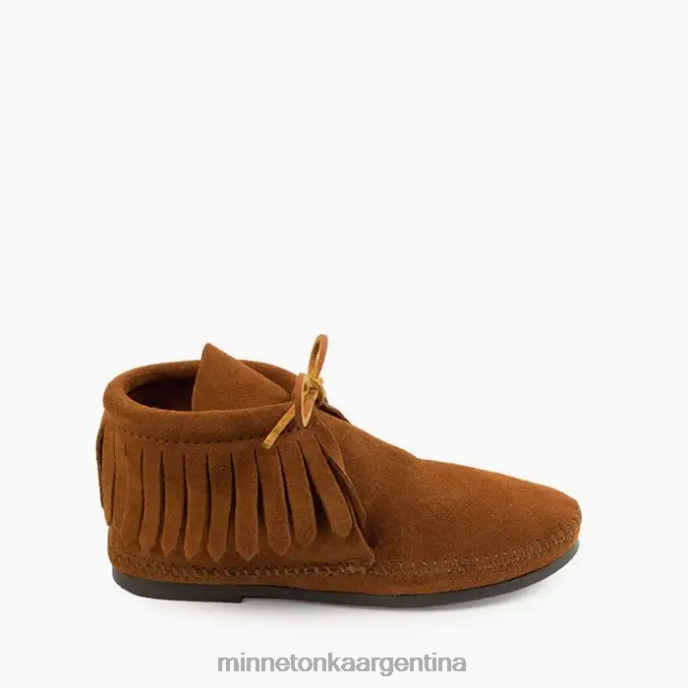 calzado marrón mujer bota clásica con suela dura y flecos Minnetonka R6DN30