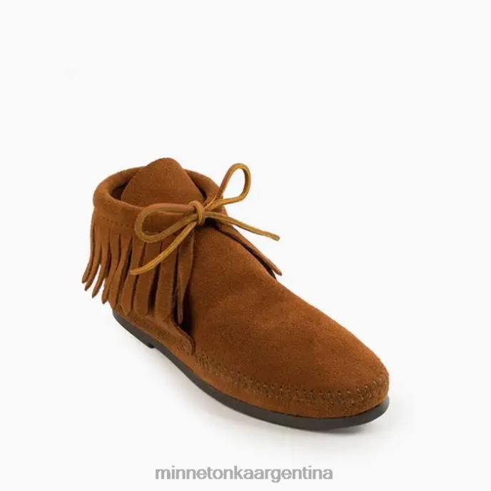 calzado marrón mujer bota clásica con suela dura y flecos Minnetonka R6DN30