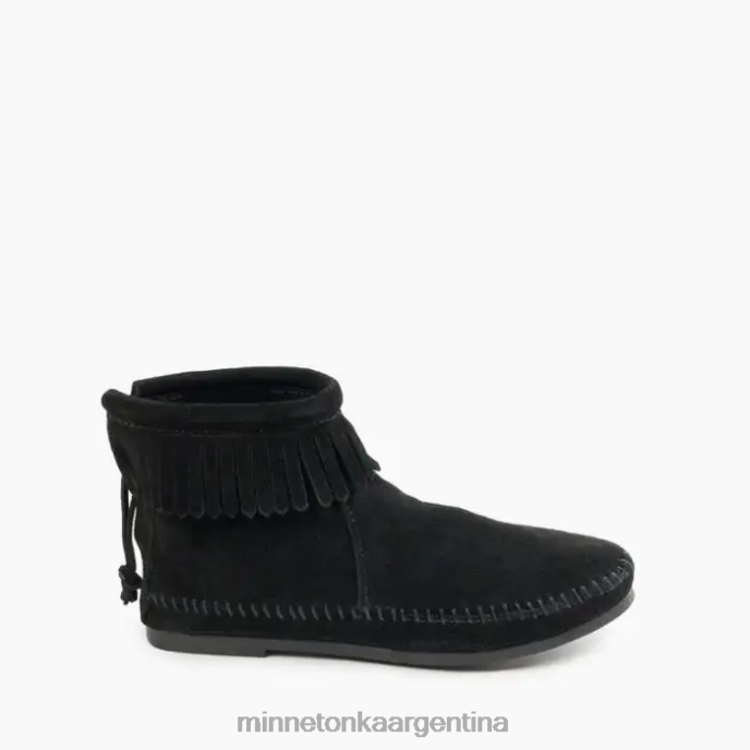 calzado negro mujer bota con suela dura y cremallera trasera Minnetonka R6DN5